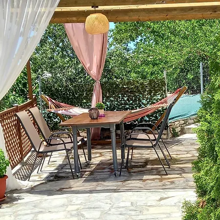 Apartament Panthea *