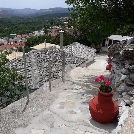 Panthea Apartment *