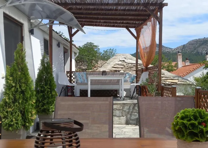 Panthea Apartament *