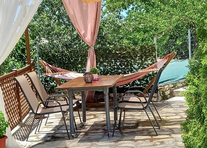 Apartament Panthea *